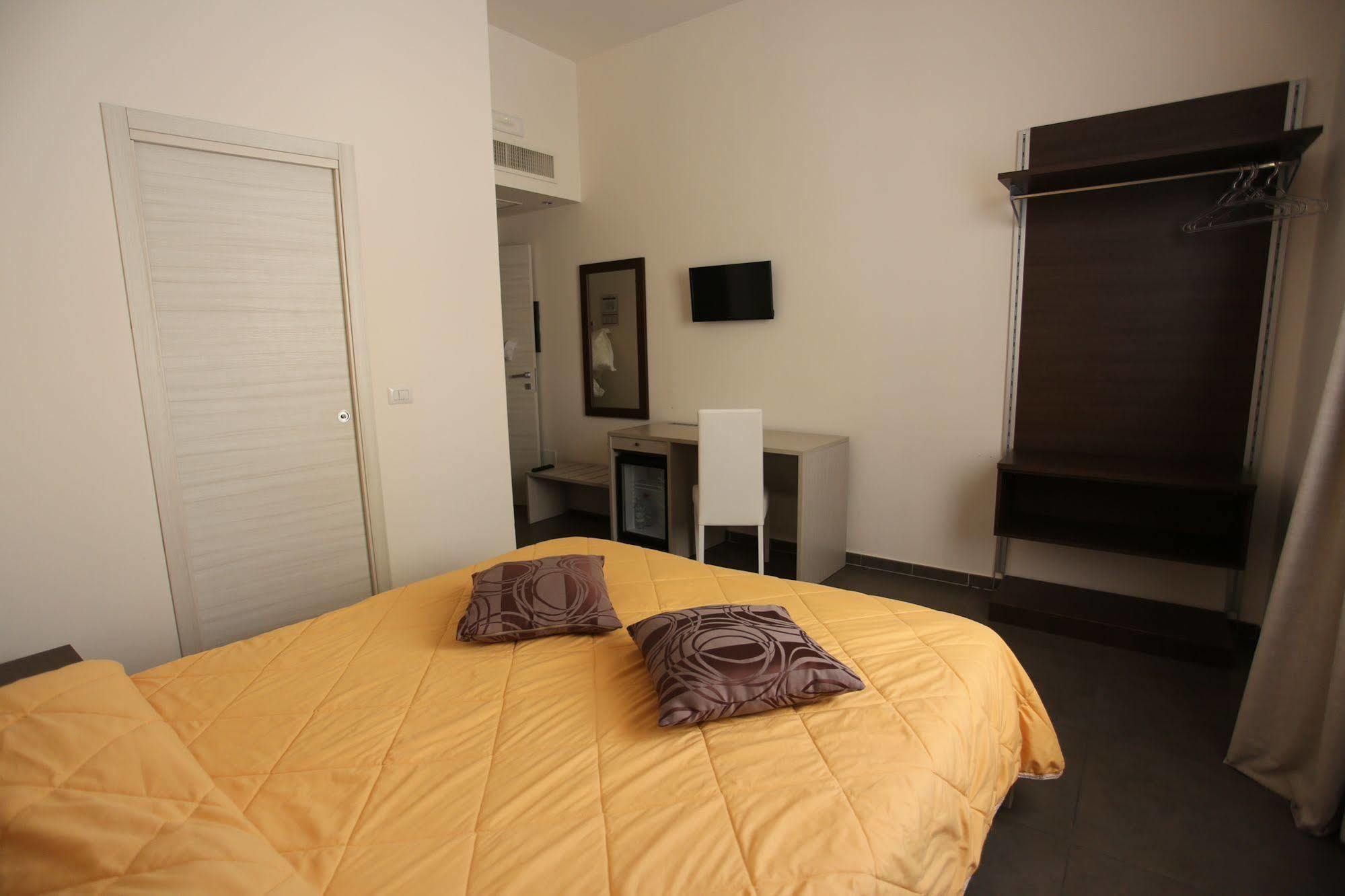 Hotel Eubea ريجّو دي كالابريا المظهر الخارجي الصورة