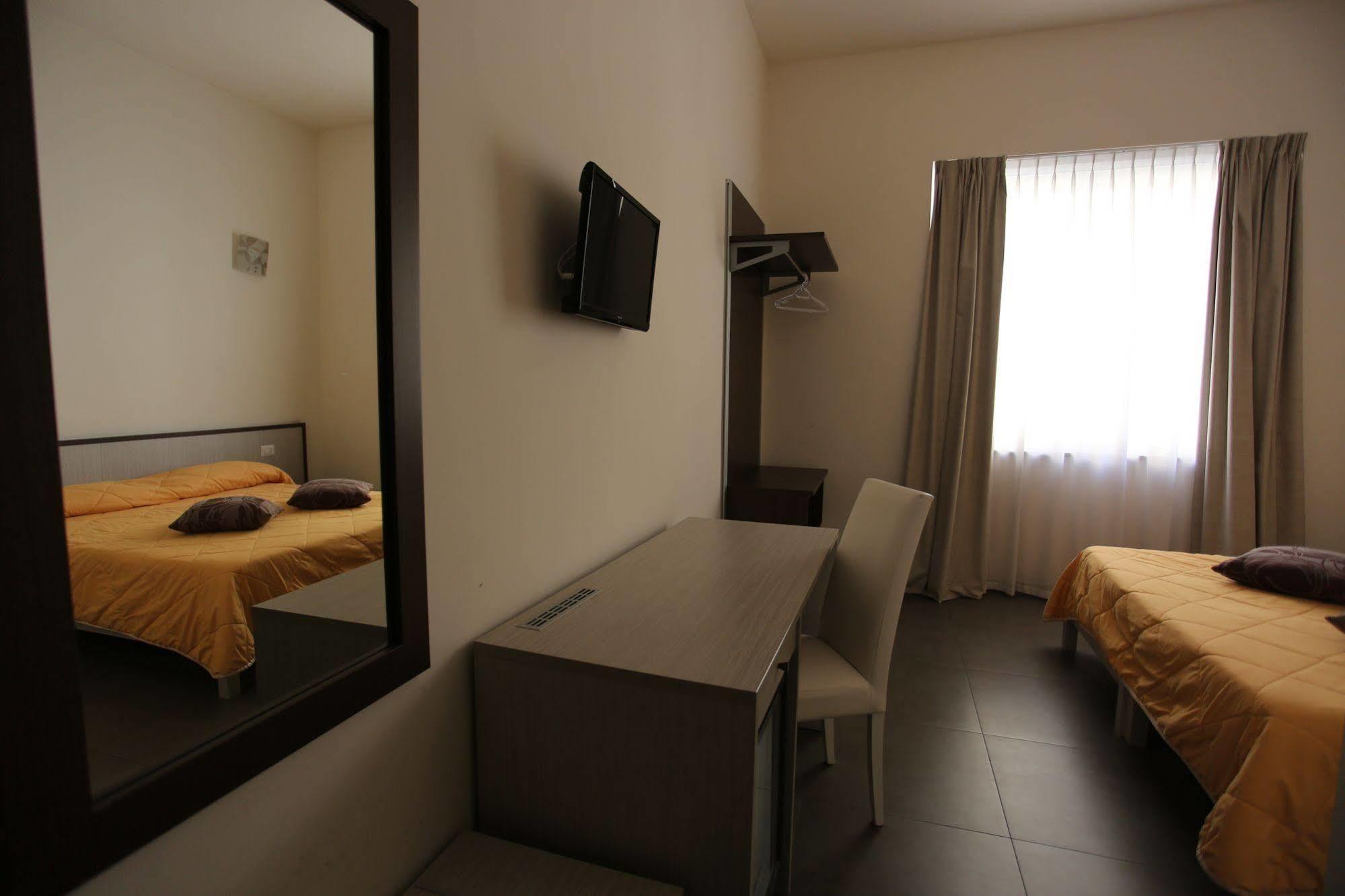 Hotel Eubea ريجّو دي كالابريا المظهر الخارجي الصورة